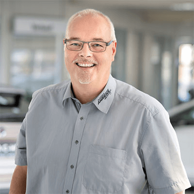 Michael Schönbach (Kundendienstleitung) - Autohaus Ahrens GmbH