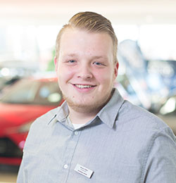 Nicolas Tunnat (Neu- & Gebrauchtwagen Renault / Dacia) - Autohaus Ahrens GmbH